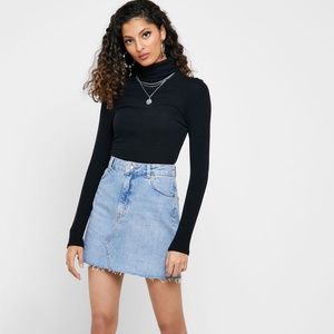 TOPSHOP DENIM MINI SKIRT
